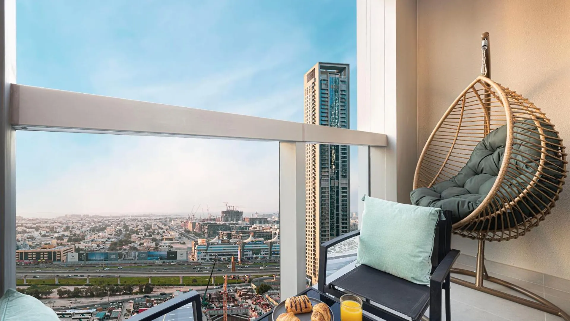 Majestic 1-Bedroom Apartment In Downtown Dubai, Near Burj Khalifa & Dubai Fountains - Apartment In Forte Tower 2